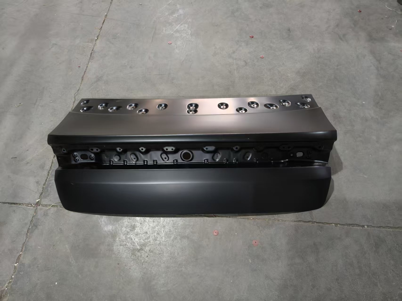 Couvercle de coffre en acier KIA K4 24